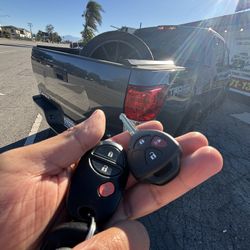 Llaves De Autos / Car Keys And Remotes 