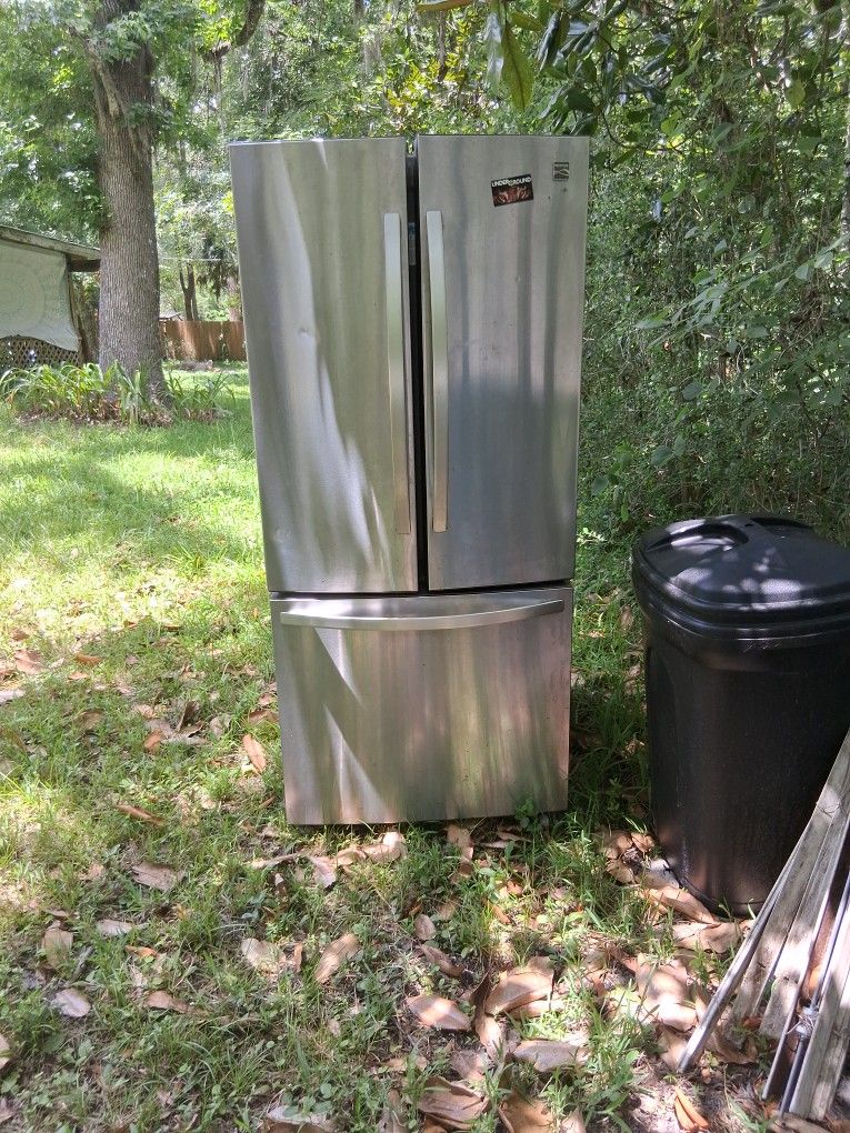 Refrigerator