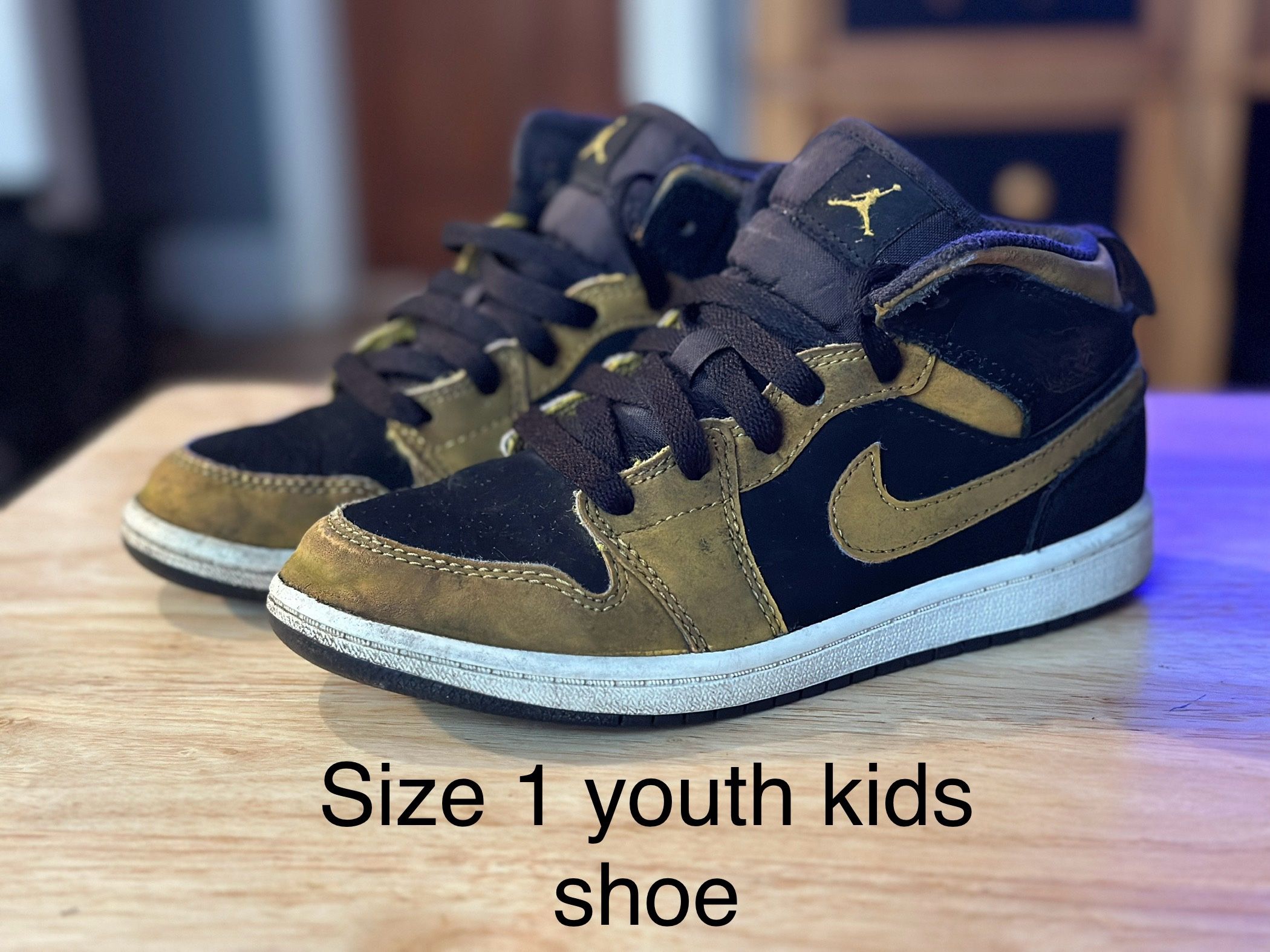Size 1 Youth Kids Shoe Nike