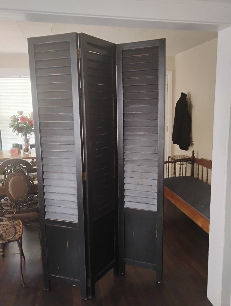 Solid Wood 3 Panel Louvered Room Divider