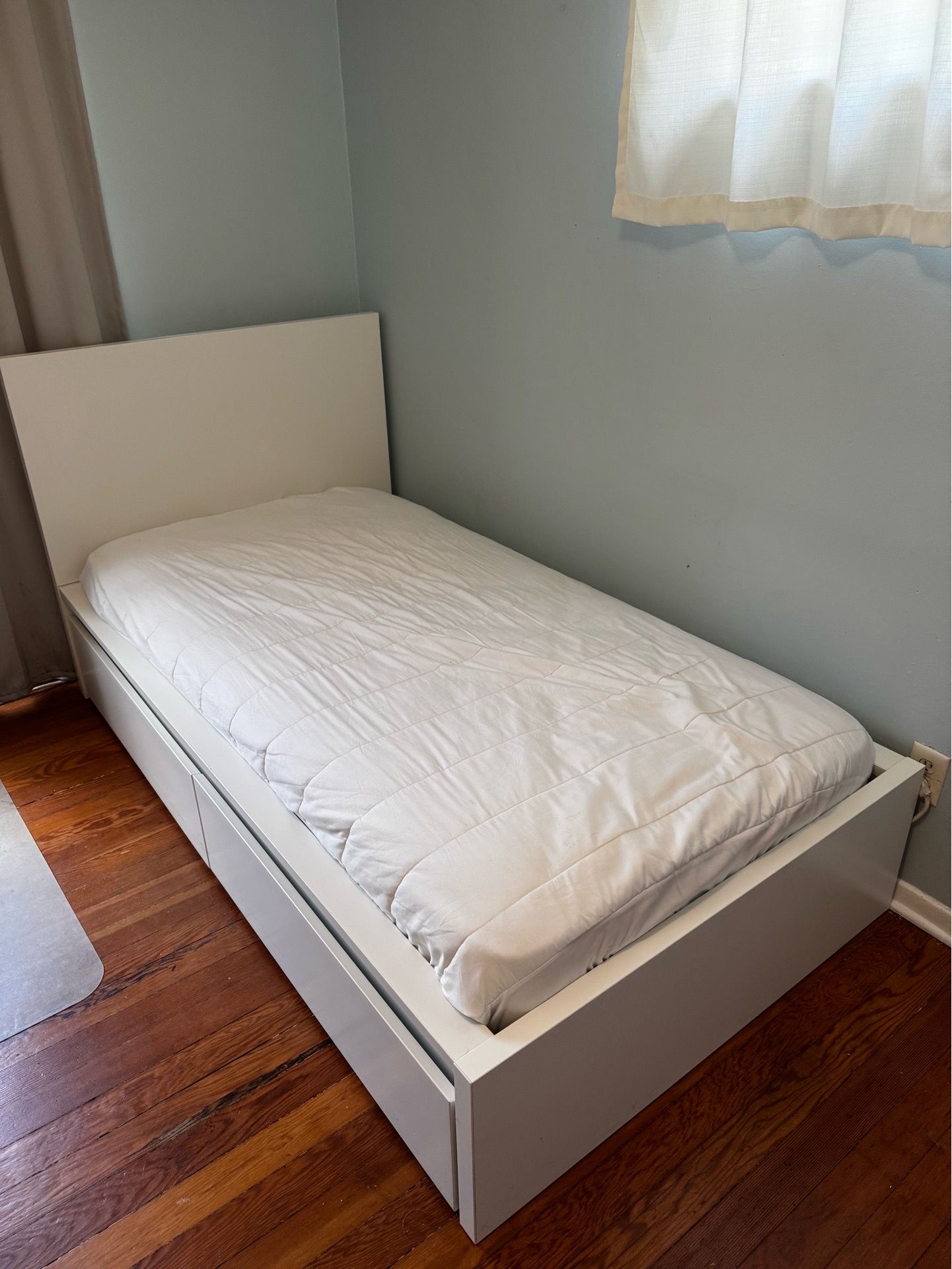 IKEA Malm twin w/2 storage boxes and Luroy slanted bed base