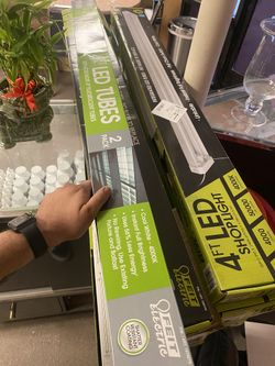 4ft replacement bulbs LED BRAND NEW 2pk