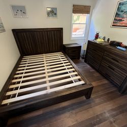 Queen bedroom set 3pic