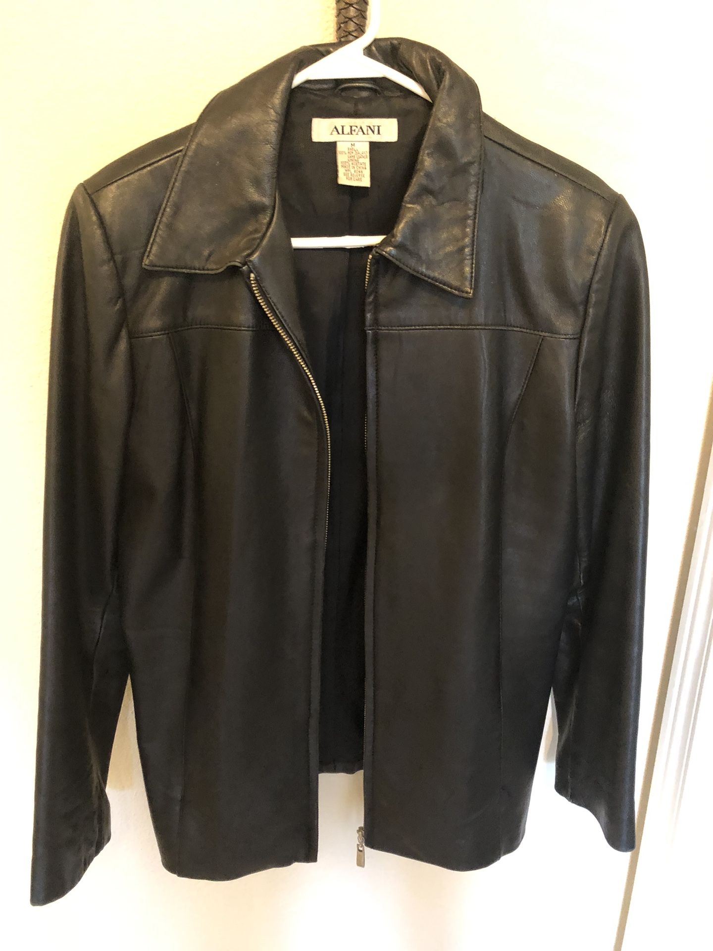 ALFANI Women’s Lamb Leather Jacket. Size M. Black.