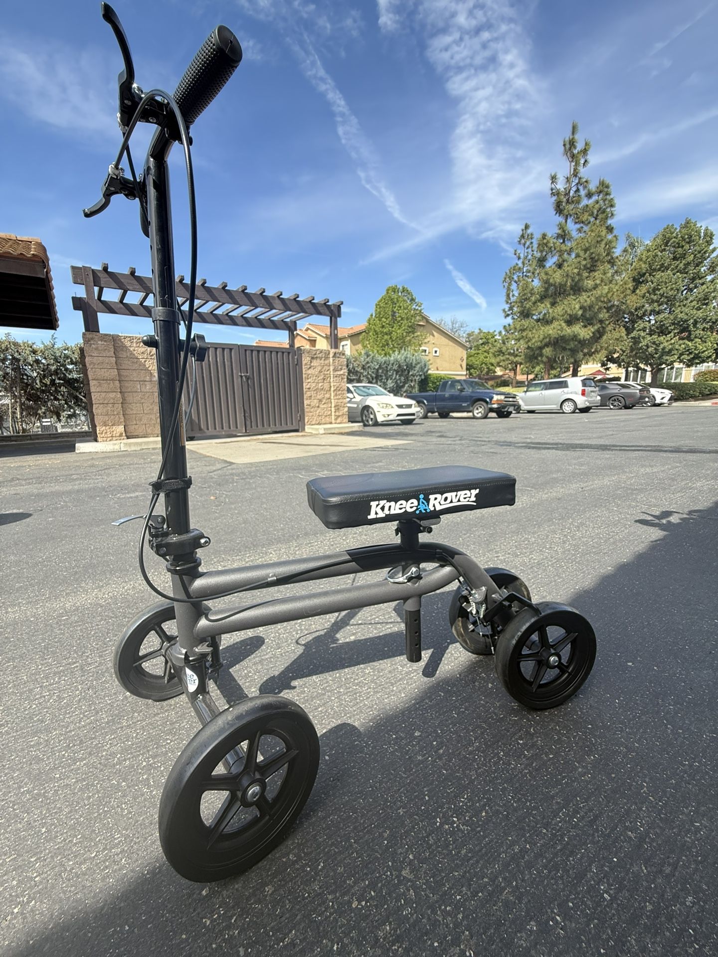 Knee Rover for Sale in Murrieta, CA - OfferUp