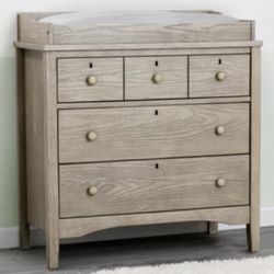 Delta Children Farmhouse 3 Drawer Dresser with Changing Top and Interlocking Drawers 