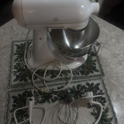 Kitchen Aid 5 QT Mixer