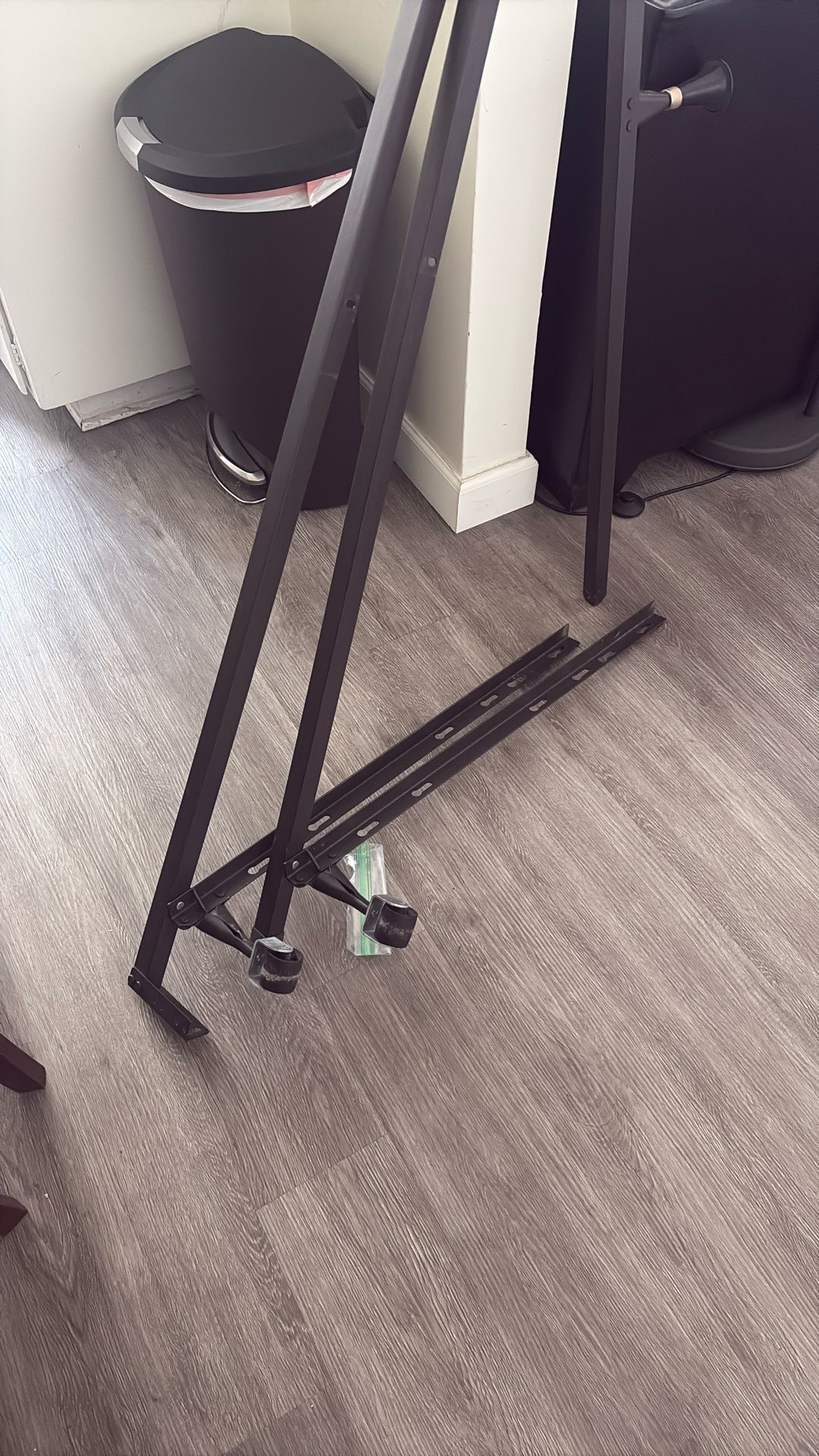 Adjustable Bed Frame. Twin To King