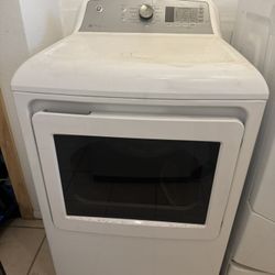 GE Washer & Gas Dryer With WiFi Connect 2019 Model