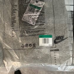 Nike Men Gray Tshirt Size Large