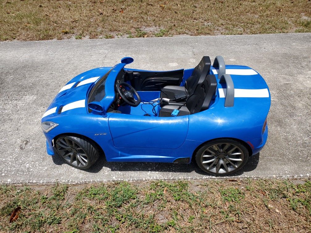 Dodge viper 12v battery powered car