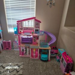 Barbie Dreamhouse Pool Party Doll House