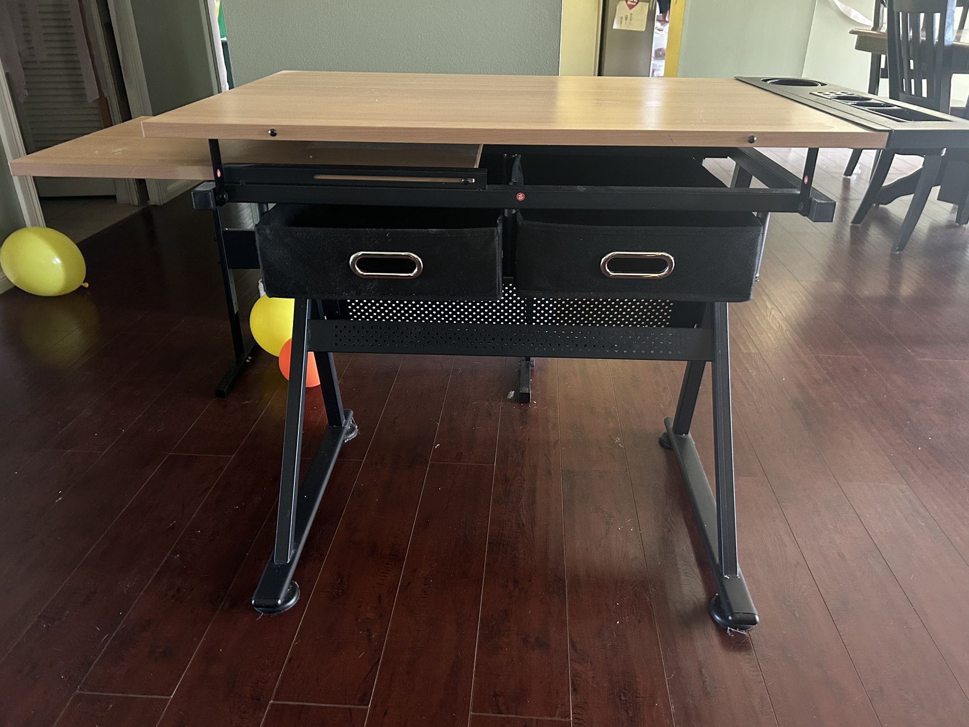 Art Desk