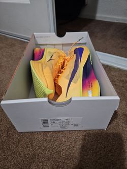 Nike zoomx vaporfly next 4% size 7.5