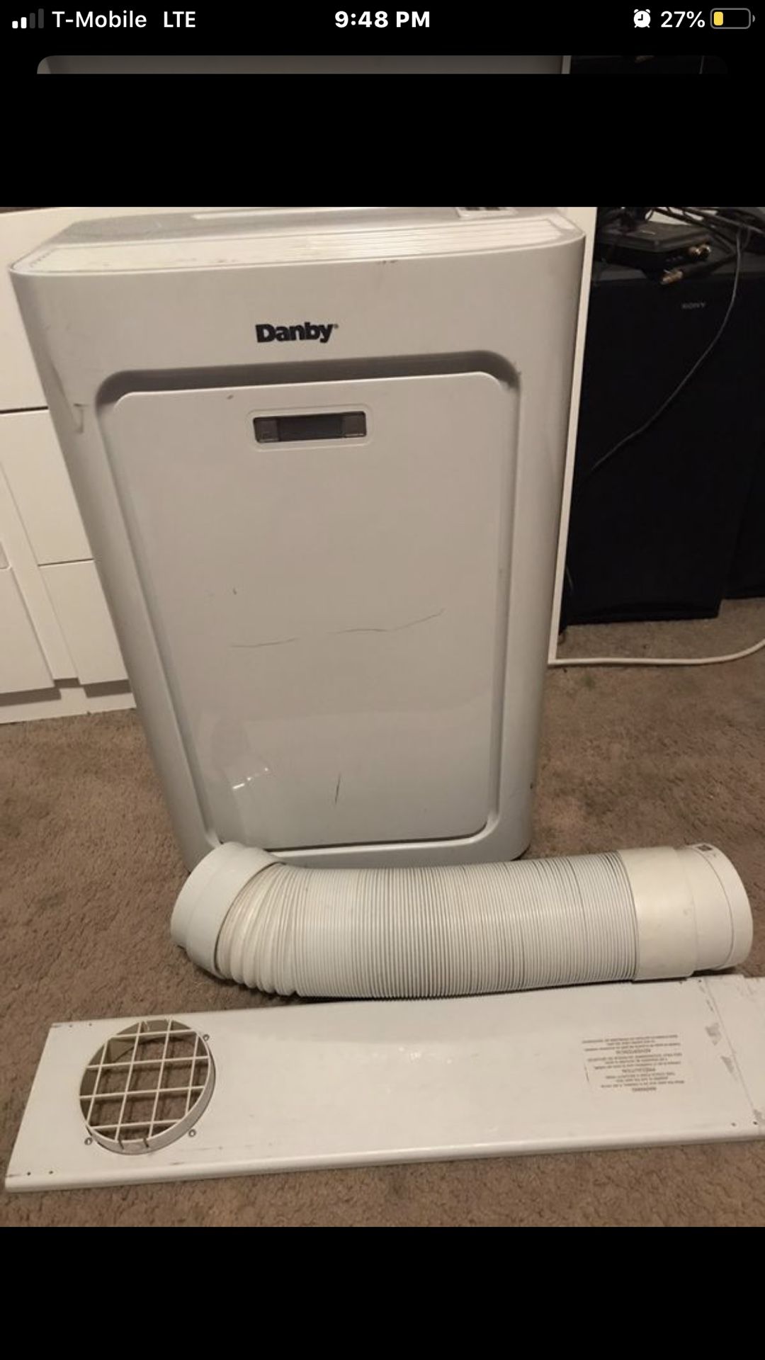 Danby Portable air conditioner in excellent condition comes with remote, and wheels on the bottom to roll around easy