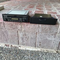 Honda Civic 2003 Factory OEM AM/FM Stereo CD player P/N 39101-S5A-A610 -M1