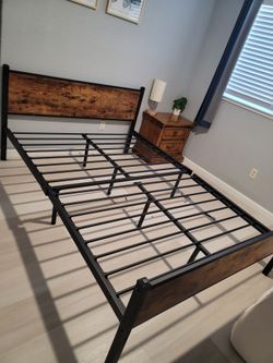 Queen bed frame+Mattress