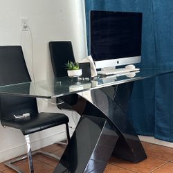 Table With Chairs 