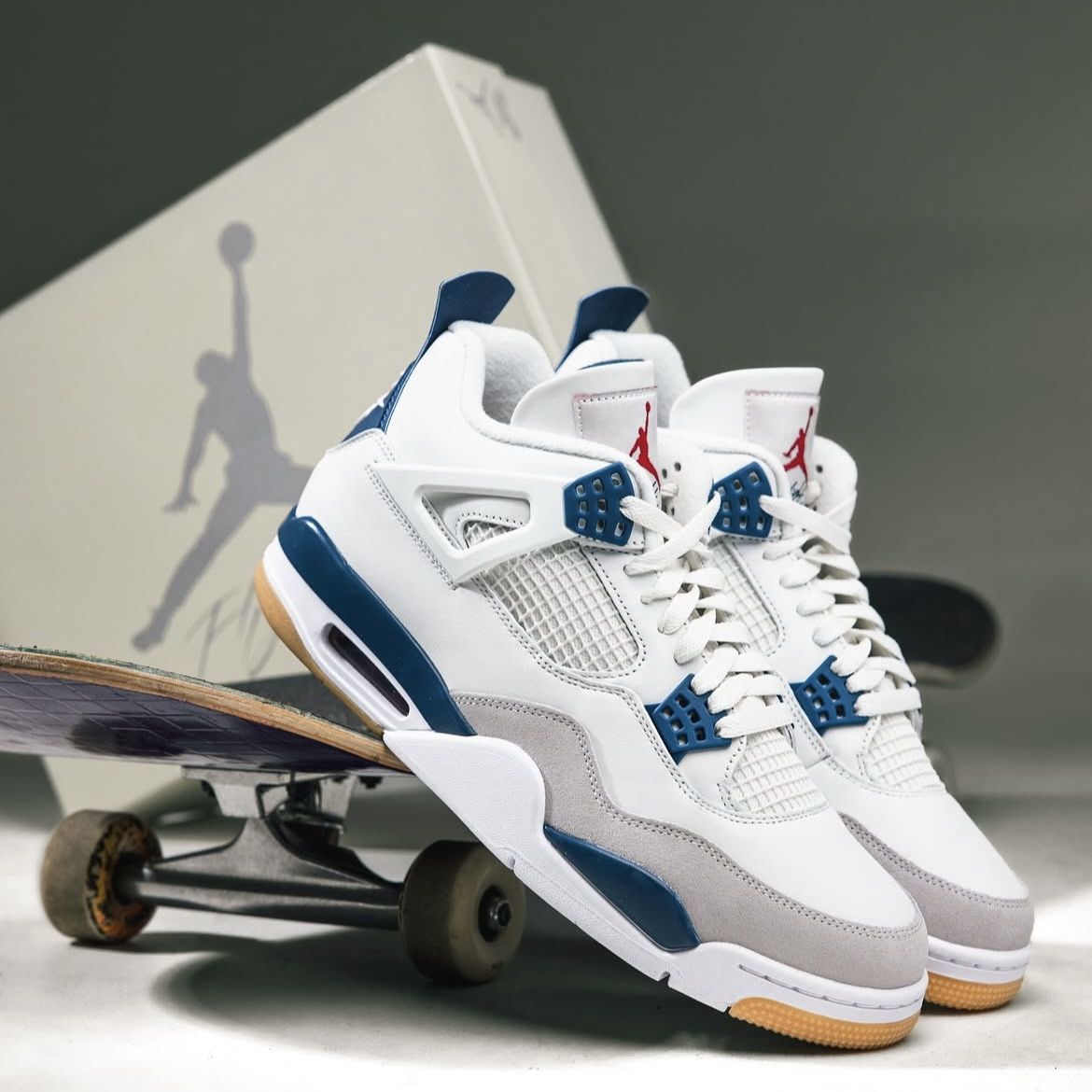 Jordan 4 SB Navy Sz. 12