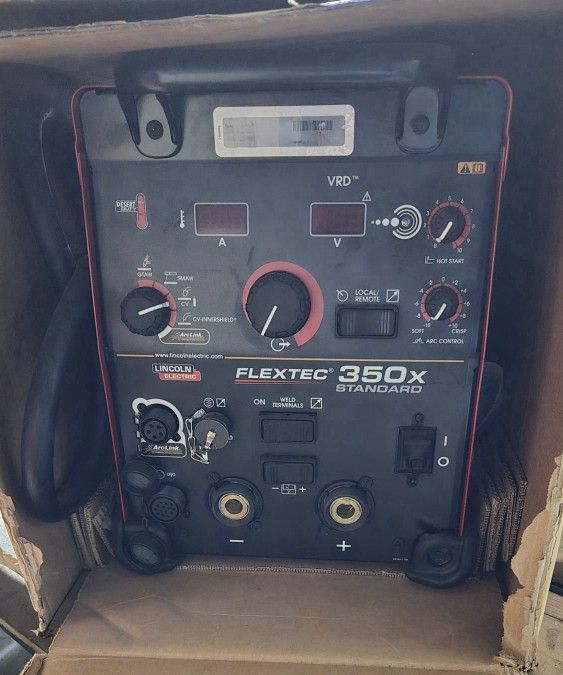 Brand New Lincoln Electric FlexTec 350X Welder