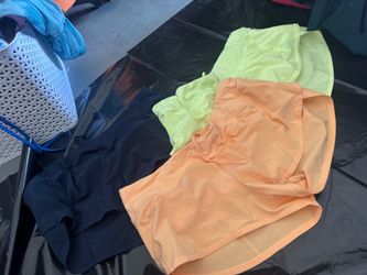 4 lululemon shorts good quality but 2 of the waist strings are broke size 8