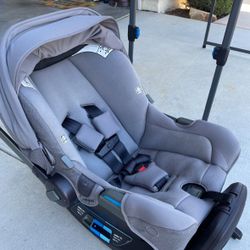 Nuna Car Seat W/ Base (like New)