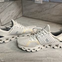on Cloudswift White Women’s Size 8.5. $25