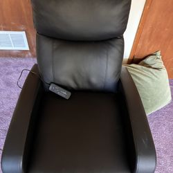 Massaging Chair
