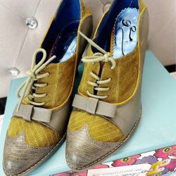 GORGEOUS OLIVE COLOR SHOES SZ 7   $35.00