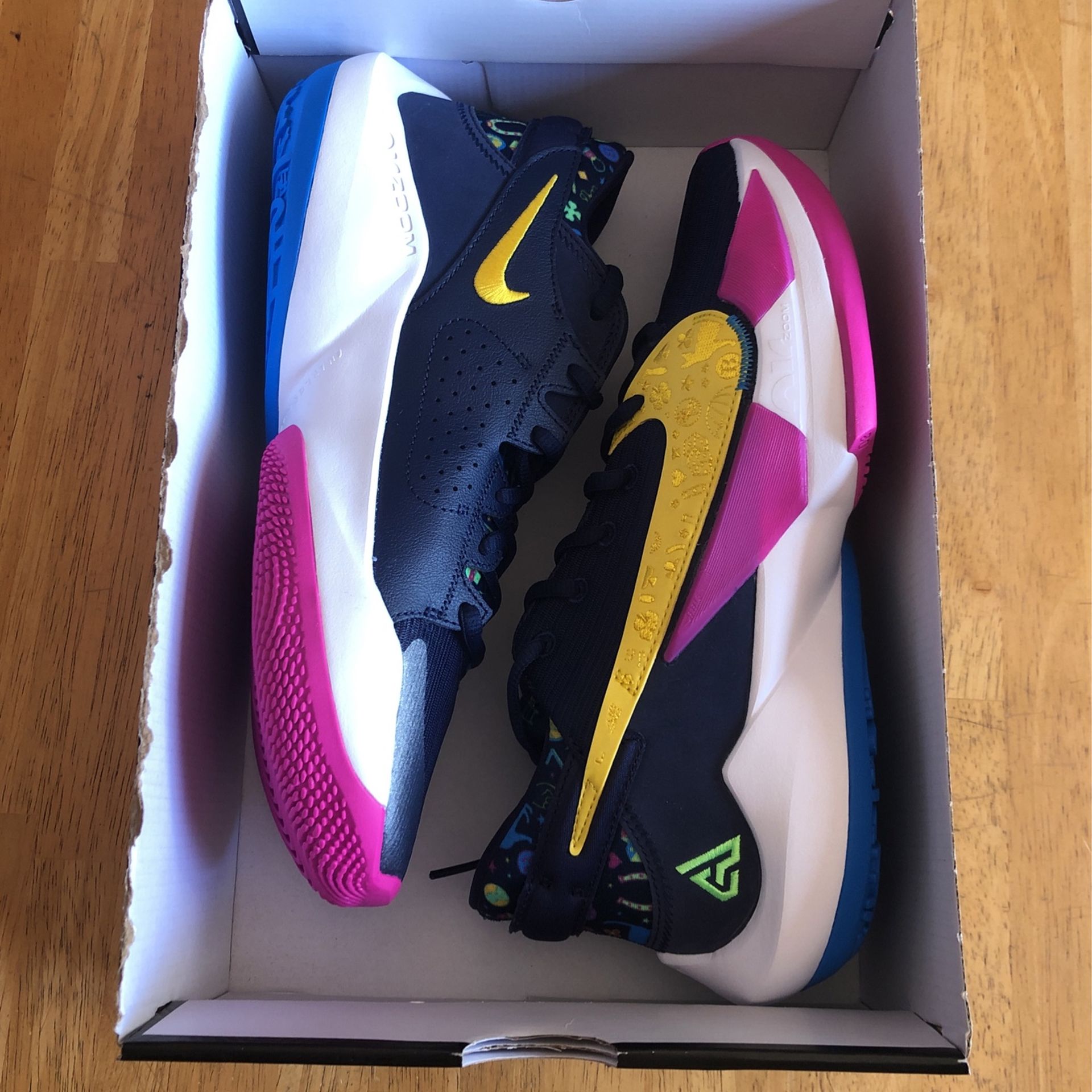 antetokounmpo shoes blue
