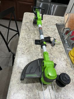 Greenworks 24V 12" Cordless String Trimmer/Edger (Gen 2), 2.0Ah Battery and Charger Included