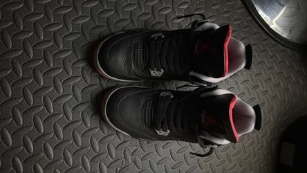 Jordan 4s