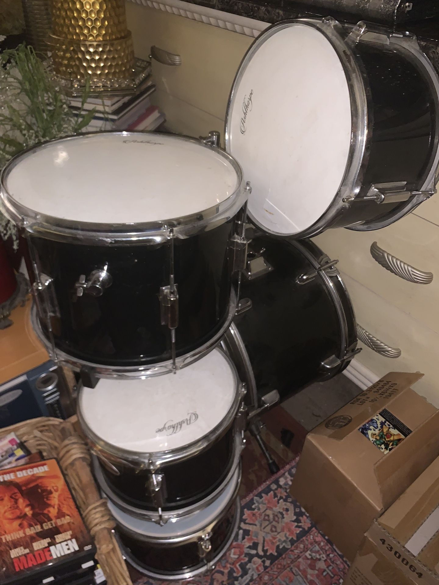 5 Piece drum set Ashthrople