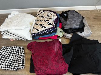✨ Clothing Bundle for Sale ✨ Lote de Ropa en Venta ✨