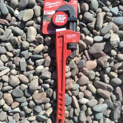 New 18-in Milwaukee Pipe Wrench