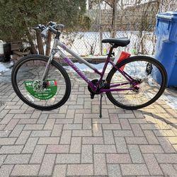 New Schwinn Circuit Women's Hybrid Bike 28" Wheels