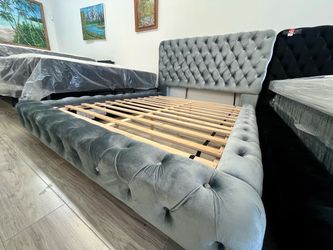 New π©Ά Queen Size Luxury Upholstered Queen Bed! βοΈ No Box Spring Needed βοΈ Delivery & Finance are available