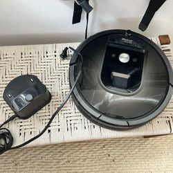 Roomba iRobot Vacuum