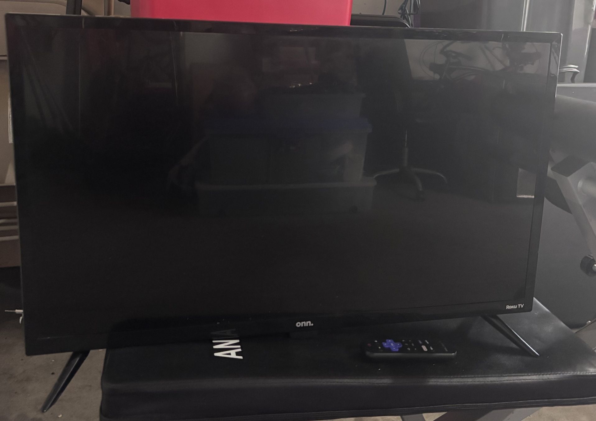 New Onn Roku Television 32”