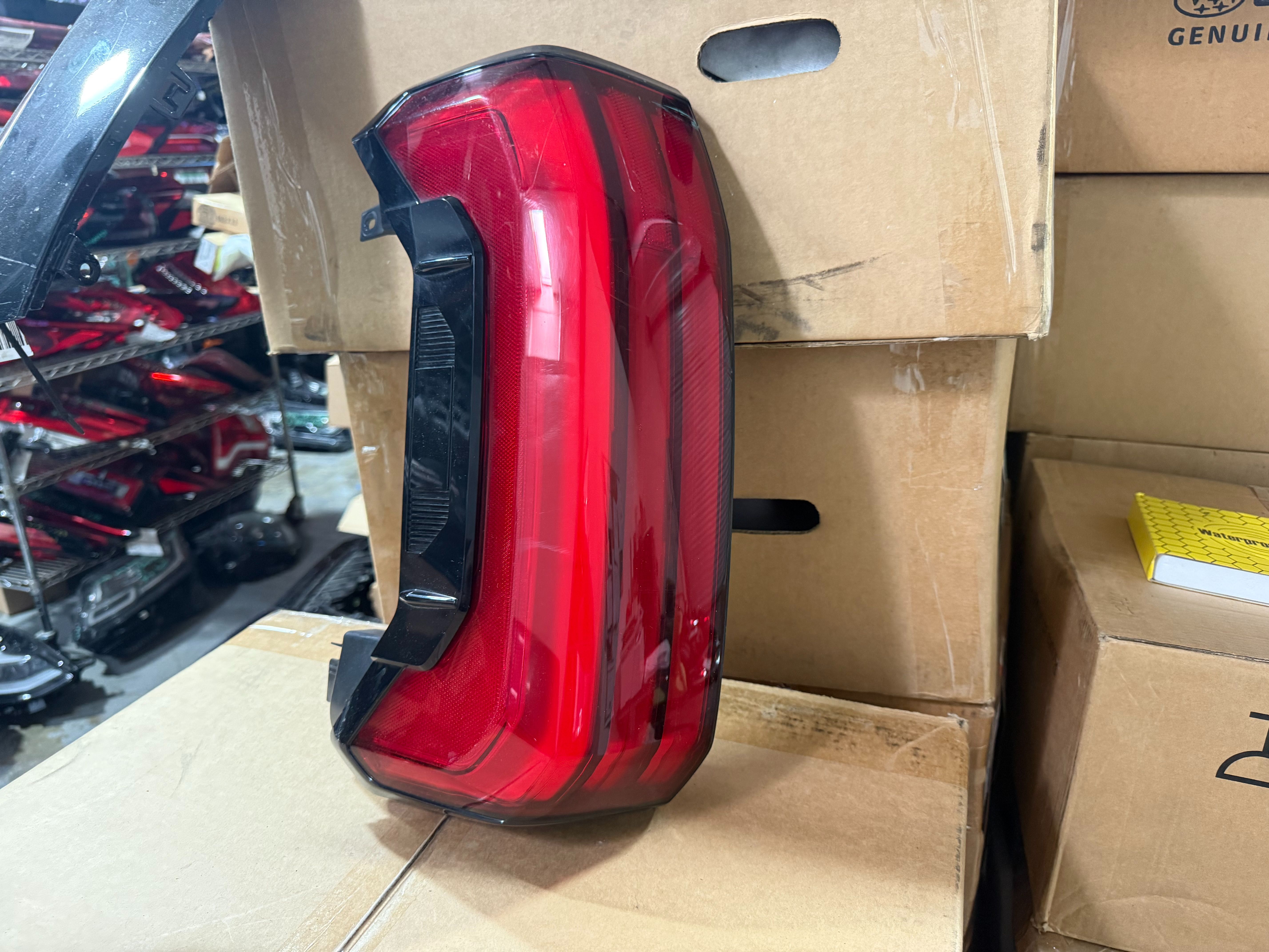 TOYOTA TUNDRA LEFT TAILLIGHT 2024