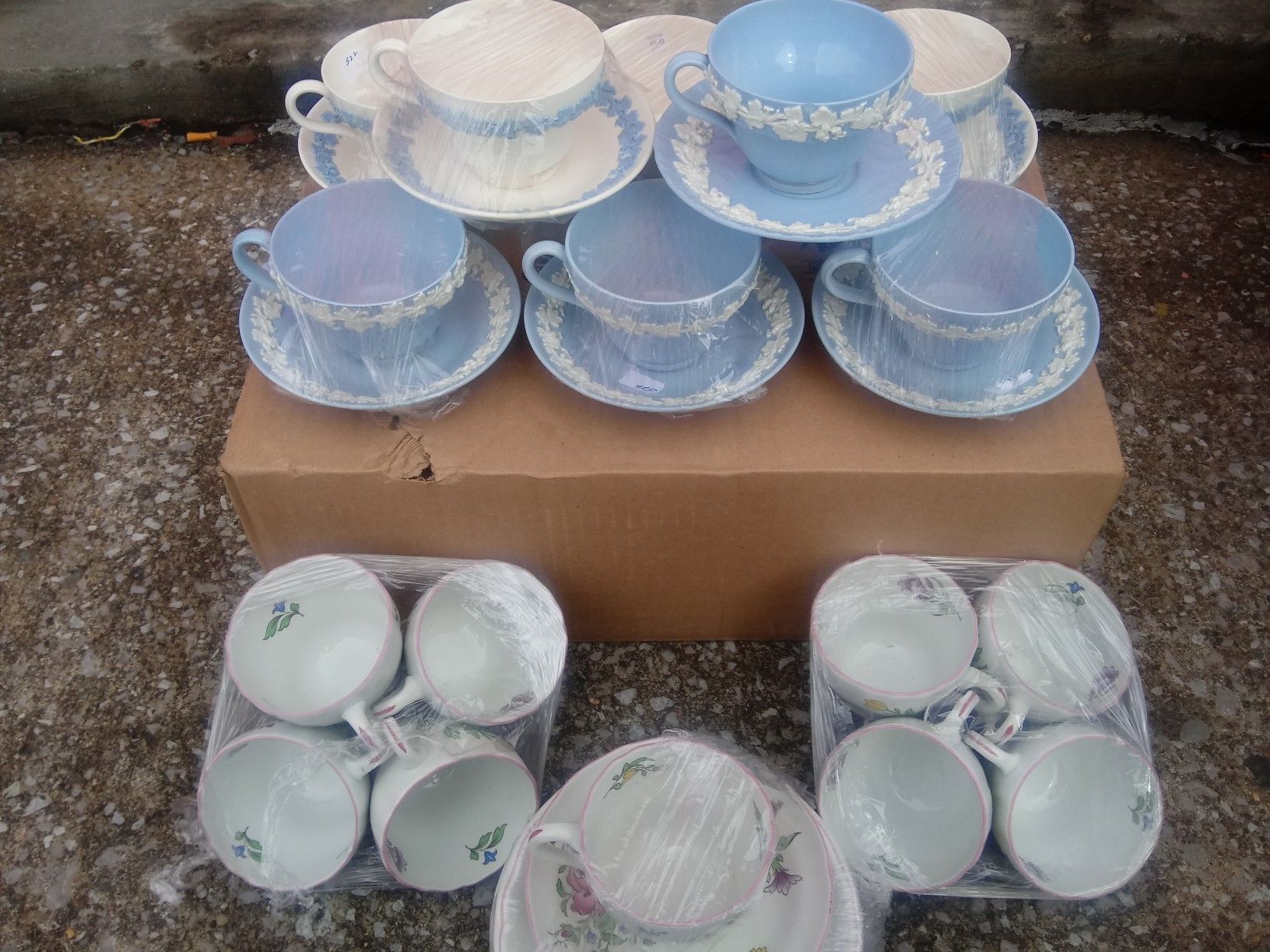 English cups and salser sets