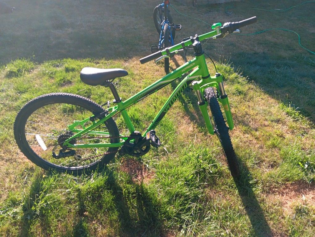 Specialized 24in 7 Speed Hotrock