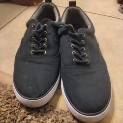 TODAY ONLY! $4 SNEAKERS (10 M)