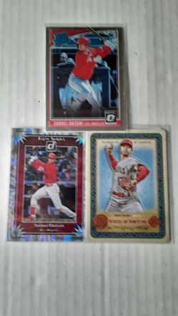 3 Shohei Ohtani baseball Cards. 1 R/c .