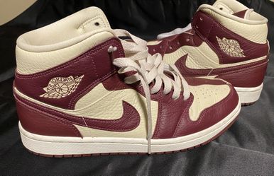 Jordan Womens WMNS Air Jordan 1 Burgundy 