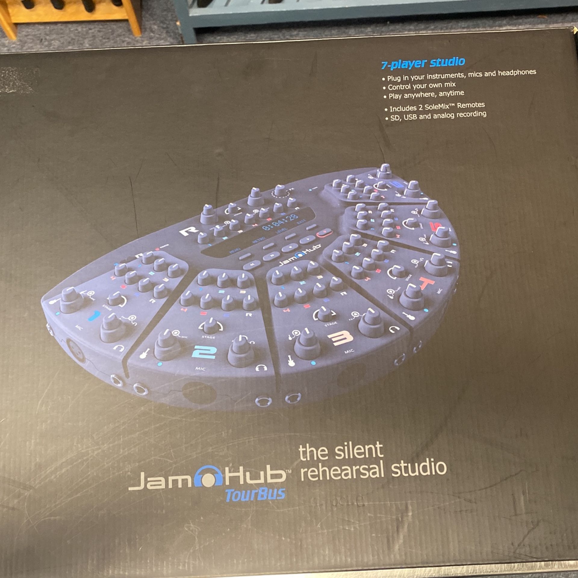 JAM HUB Tourbus Studio