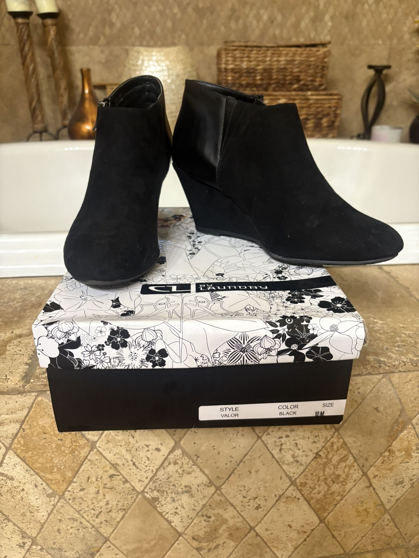Boots, Size 10, Wedge; Chinese laundry