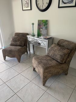 Accent chairs