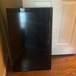 35 Inch TV with Wall Mount 