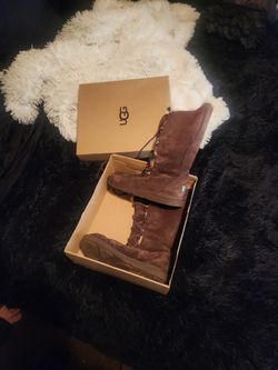 Uggs  Size 8